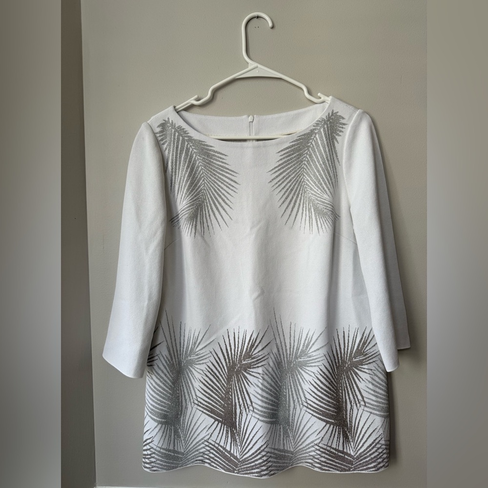 St. John White and Gray Palm Leaf Blouse Size M
